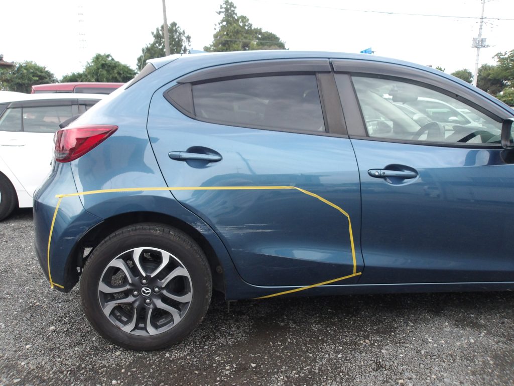 マツダ デミオ 右側面 鈑金塗装